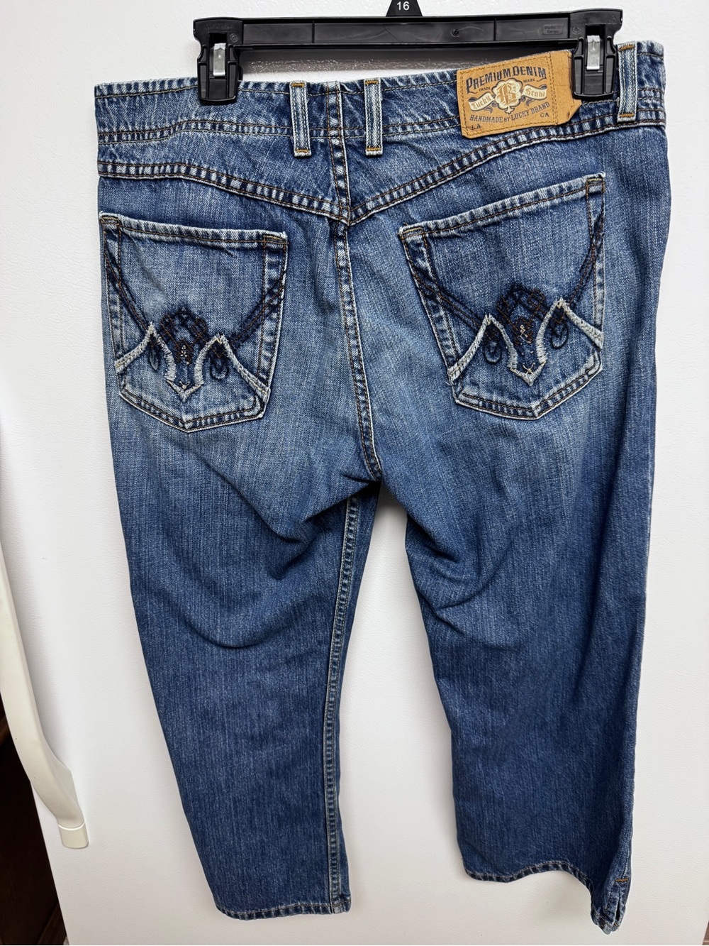 Vintage Lucky Brand Blue Denim crop Jeans with Leather Logo Patch